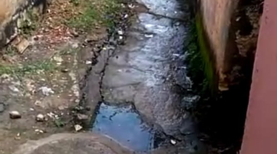 [Denúncia Moradores da rua Francisco Anderson, reclamam da falta de infraestrutura na localidade]