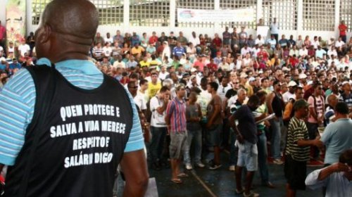[Polícia Militar não descarta uma possível greve ]