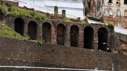[Muralha do Centro Histórico passa por requalificação a partir de amanhã (12)]