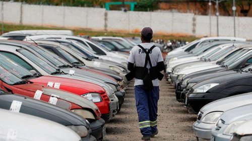 [Transalvador realiza leilão de veículos usados]