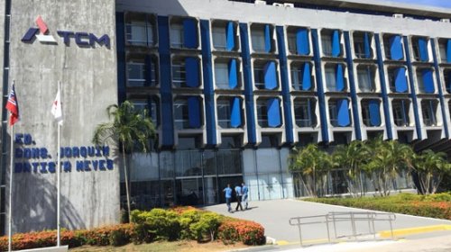 [TCE aponta cerca de 7,3 mil servidores em situação irregular na Bahia]