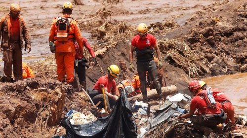 [Brumadinho: familiares serão indenizados em R$ 12 milhões por morte de filhos em tragédia ]