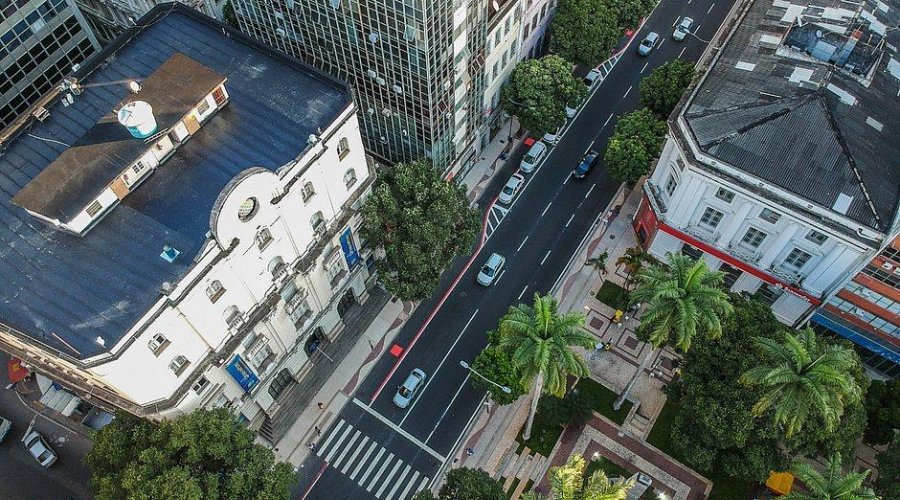 [Rua Miguel Calmon é inaugurada após obras ]