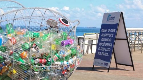 [Limpurb leva projeto de educação ambiental para praias da Boa Viagem e Barra]