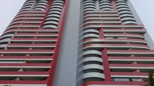 [Adolescente morre após cair de 9° andar de hotel em Salvador]