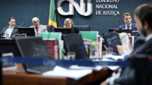 [Cinco desembargadores e juiz baianos são afastados do TRT por determinação do CNJ]