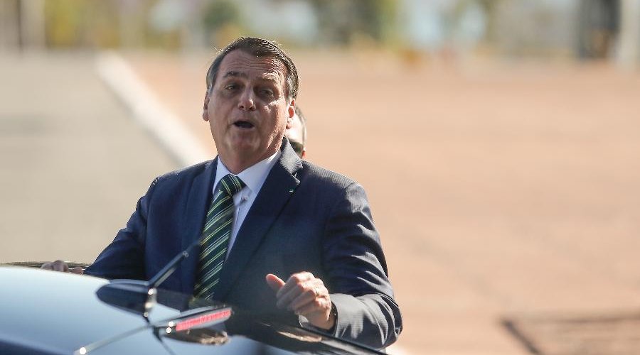 [Bolsonaro faz piada com seu eleitor que pede vaga de emprego: 