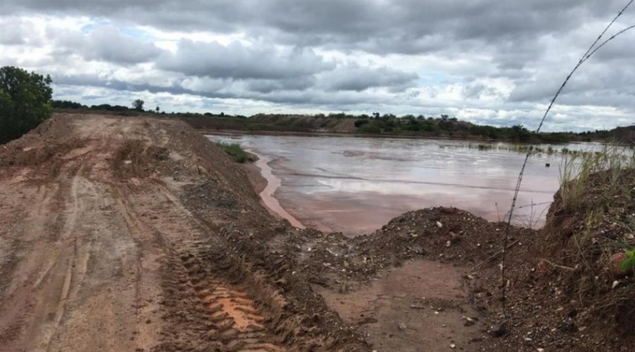 [Barragem se rompe próximo a Cuiabá e deixa comunidade isolada]