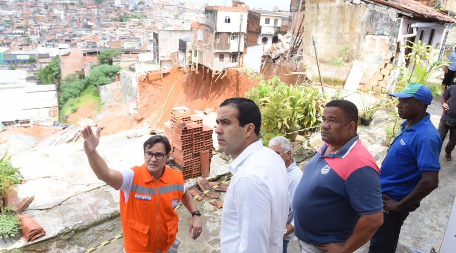 [Famílias da Fazenda Grande do Retiro vão ganhar novas moradias, diz Bruno Reis]