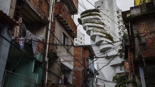 [Família brasileira empobreceu em nove anos, aponta IBGE]