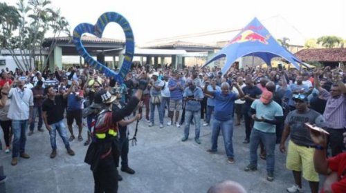 [Em assembleia, PMs da Bahia decidem rumos da suposta greve]