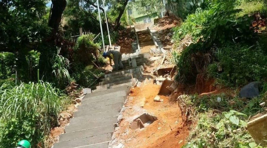 [Após anos escadaria “Hildete Bahia’ em Pernambués é requalificada]