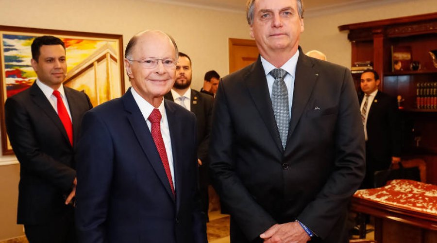 [Partido ligado à Universal pode receber Jair Bolsonaro, segundo coluna ]