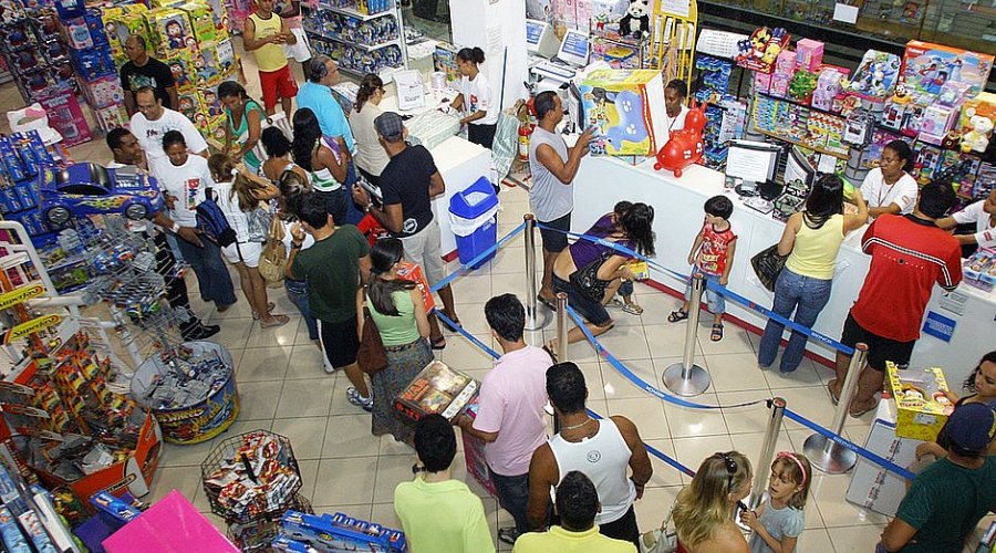 [Liminar autoriza funcionamento do comércio no Dia do Comerciário]