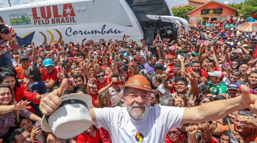 [Lula planeja rodar o país em caravana caso seja solto]