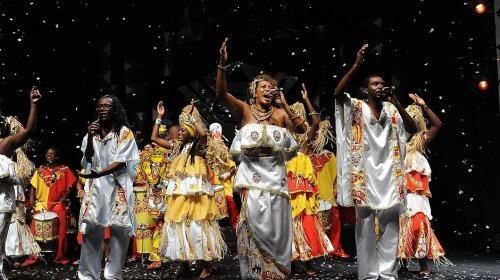 [Ilê Aiyê promove feira para mulheres negras, indígenas e ciganas; veja]