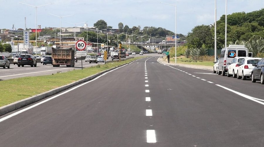 [Via que liga BR 324 à Pirajá é inaugurada pela prefeitura]