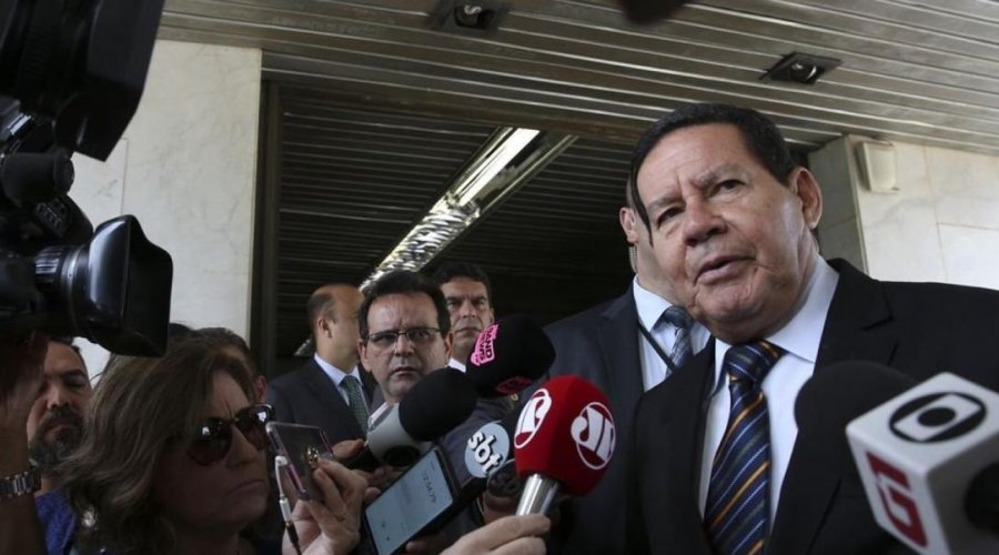 [Mourão questiona se decisão do STF foi tomada 'ao sabor da política']