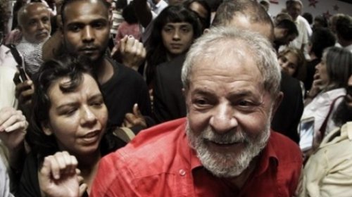 [Ex-presidente Lula embarca para Salvador na quinta-feira]