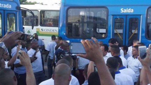 [Rodoviários não aceitam parcelamento de 13° e ameaçam parar as atividades]