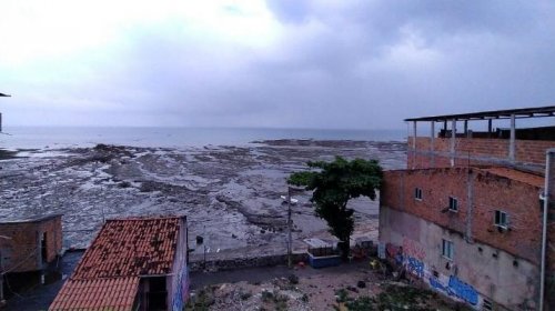 [Frente fria provoca chuvas em Salvador]