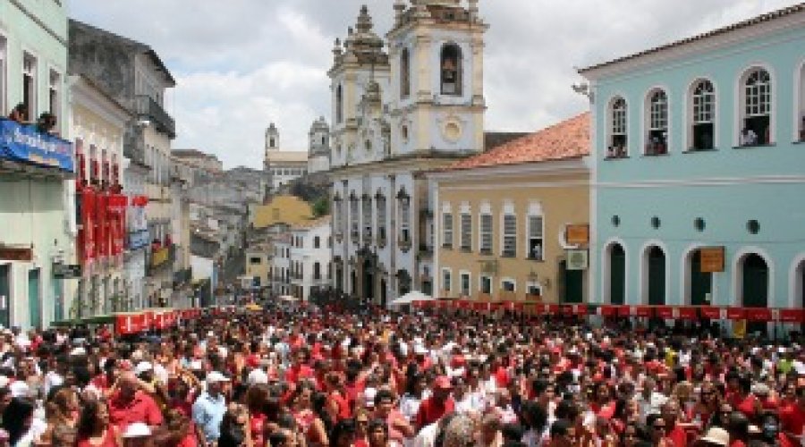 [Saiba como curtir o sagrado e o profano no dia de Santa Bárbara]