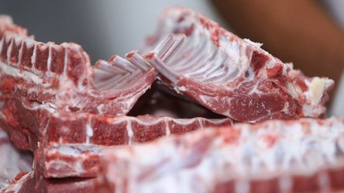 [Alta do preço das carnes puxa inflação em novembro no país, diz IBGE]