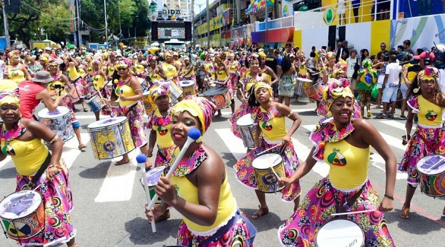 [Banda Didá comemora 26 anos em show no Largo Tereza Batista]