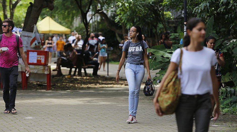 [Ufba altera horário de funcionamento durante recesso pra reduzir custos]