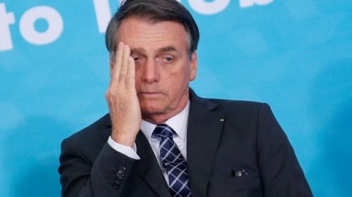 [Bolsonaro cai em banheiro e é levado para hospital das Forças Armadas]