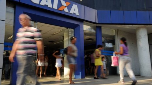 [Agências bancárias abrem em horário especial nesta terça]