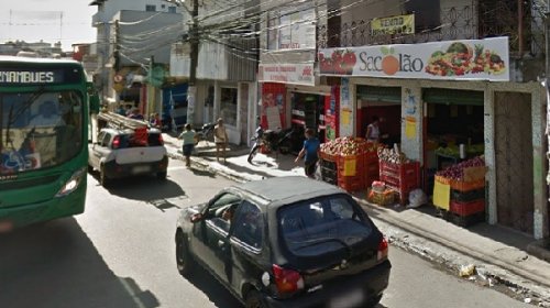[Trânsito é interditado na Rua Thomaz Gonzaga, em Pernambués]