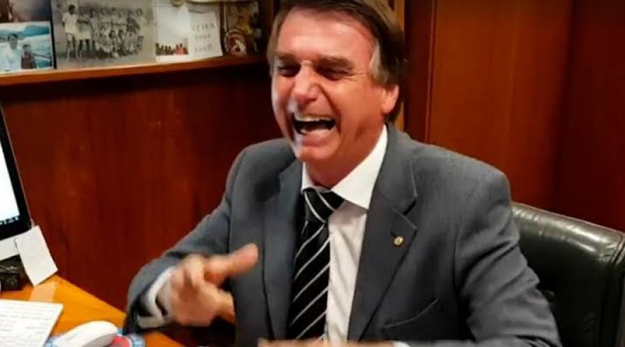 [“Quase todo cearense é cabeçudo”, afirma Bolsonaro durante transmissão ao vivo]