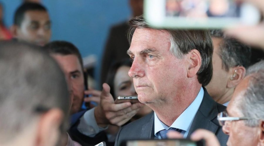 [Bolsonaro confirma saída de Alvim e diz repudiar 'ideologias totalitárias' ]