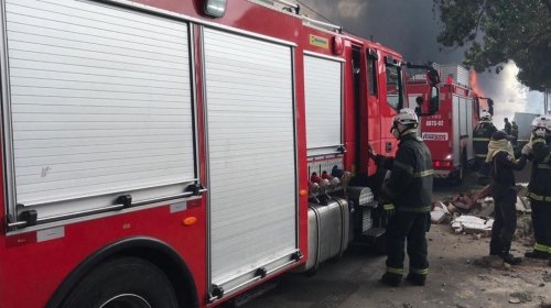 [Incêndio atinge prédio em construção na Avenida Juracy Magalhães]