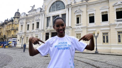 [Projeto seleciona jovens para capacitação de monitor de turismo]