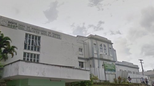 [Em protesto contra salários atrasados, funcionários da Santa Casa de Itabuna entram em greve]