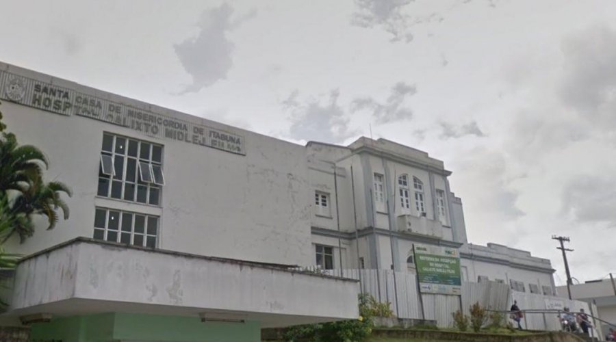 [Em protesto contra salários atrasados, funcionários da Santa Casa de Itabuna entram em greve]