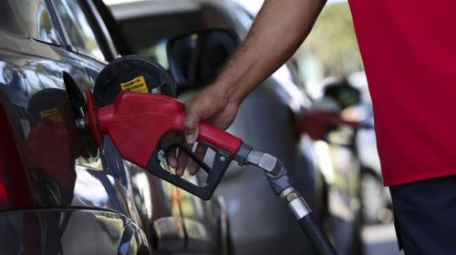 [Petrobras reduz preço da gasolina e do diesel para distribuidoras]