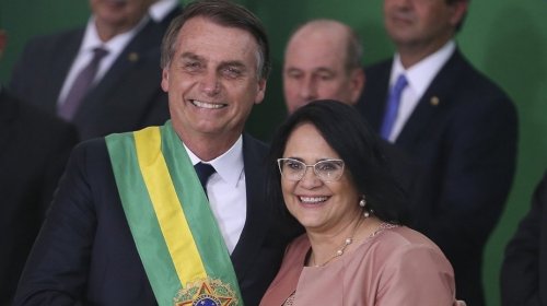 [Bolsonaro defende campanha de abstinência sexual e diz que Brasil vive ‘depravação total’]