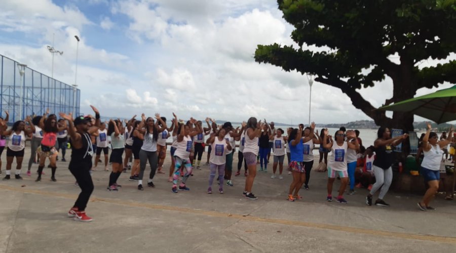 [Aulão de zumba leva moradores de Santa Cruz a prática da modalidade na Ribeira]