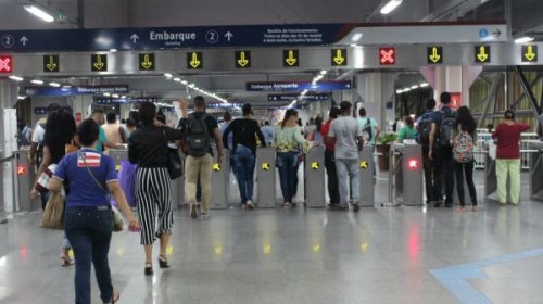 [Metrô passa a funcionar a partir de 4h da manhã durante o Carnaval]