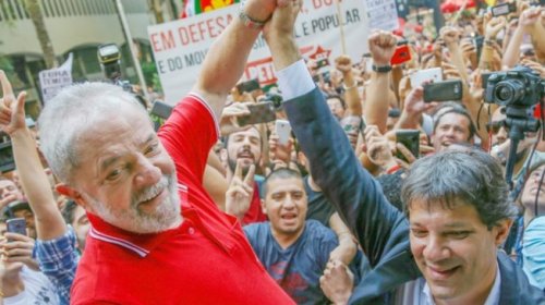 [Lula pressiona Haddad para ser candidato a prefeito de São Paulo]