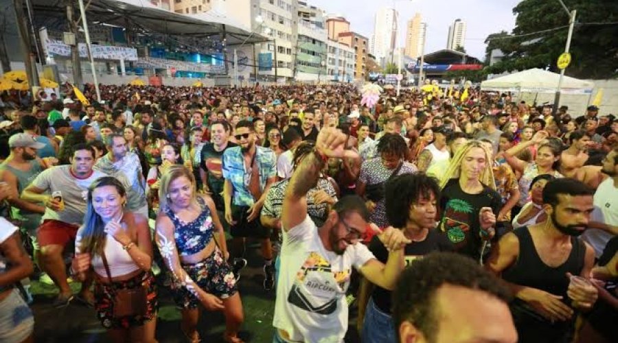 ['Furdunço' levou 1,5 milhão de pessoas às ruas, estima Saltur]