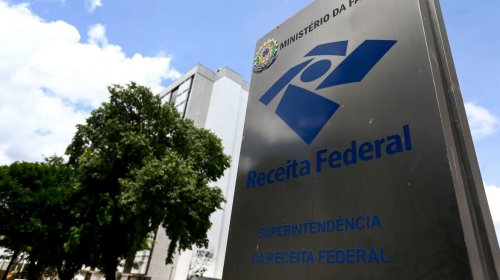 [Receita recebe 372 mil declarações do IR no primeiro dia de entrega]