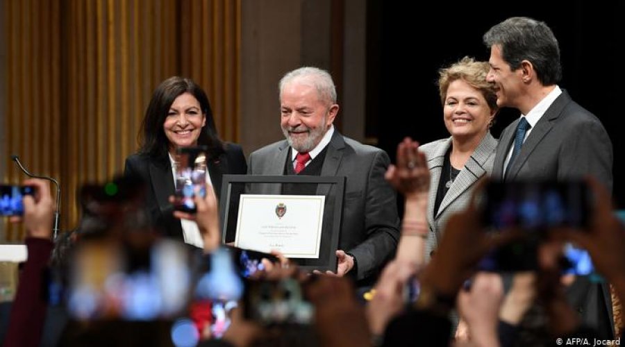 [Lula recebe título de Cidadão Honorário de Paris]