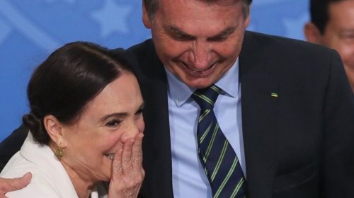 [Bolsonaro pede nomes de olavistas demitidos por Regina Duarte]