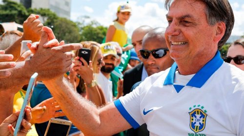 [Coronavírus: pouco caso de Bolsonaro pode custar 478 mil vidas ao Brasil]