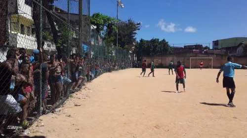 [Coronavírus: Liga de Futebol do Bairro suspende temporariamente campeonatos]