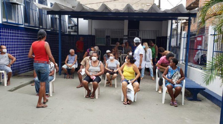 [Unidade de Saúde do Bairro da Santa Cruz é ponto de vacinação contra gripe]